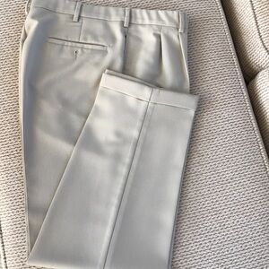Nice Men’s dress slack, Size 34/30.